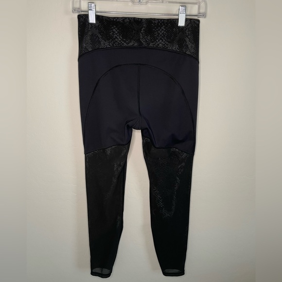 Athleta Stay Fly Reflective Tights 7/8 - Size Small - EUC - Picture 7 of 10